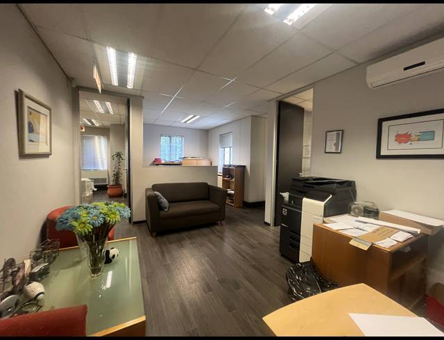 121M² OFFICE TO LET IN ROSEBANK